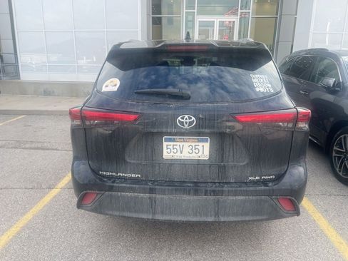 Used 2023 Toyota Highlander XLE image 11