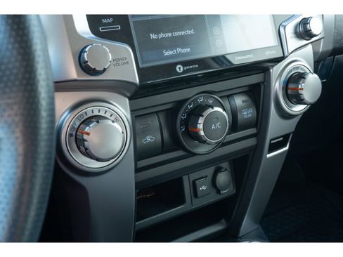 Used 2020 Toyota 4Runner SR5 Premium image 22