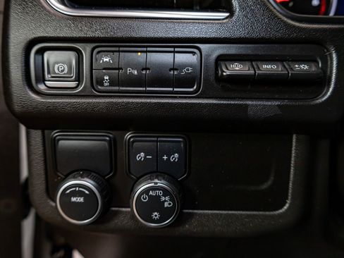 Used 2021 Chevrolet Tahoe High Country image 17