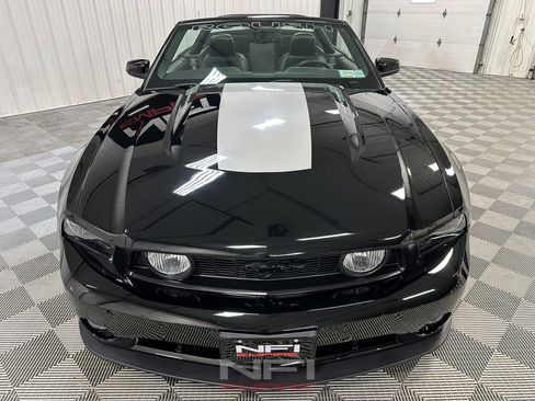 Used 2010 Ford Mustang GT image 6