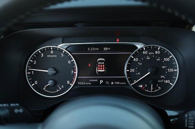 Certified 2025 Nissan Pathfinder SV FWD image 12