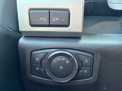 Used 2018 Ford F150 Lariat w/ Equipment Group 502A Luxury AWD/4WD image 28