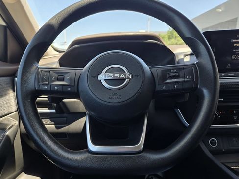 Used 2023 Nissan Rogue S AWD/4WD image 20