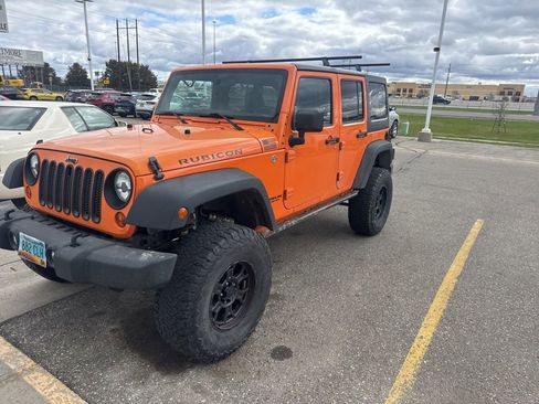 Used 2012 Jeep Wrangler Unlimited Rubicon w/ Connectivity Group AWD/4WD image 8