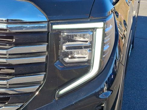 Used 2025 GMC Sierra 1500 SLT image 8