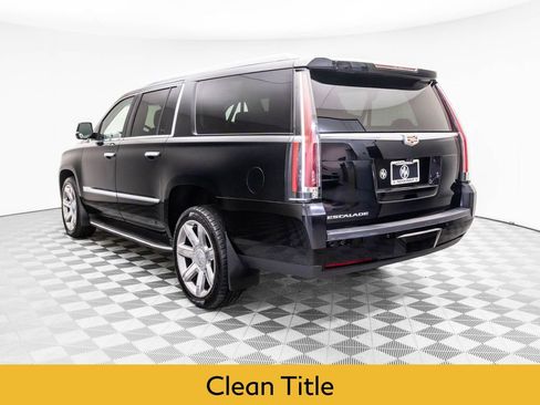 Used 2020 Cadillac Escalade ESV Luxury image 3