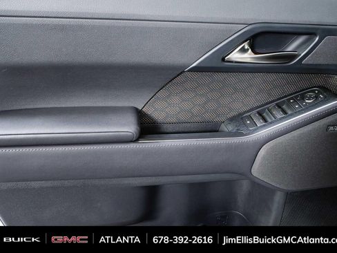 Used 2025 Lexus GX 550 w/ Accessory Package (2T) AWD/4WD image 6