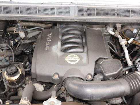 Used 2004 Nissan Titan LE AWD/4WD image 18