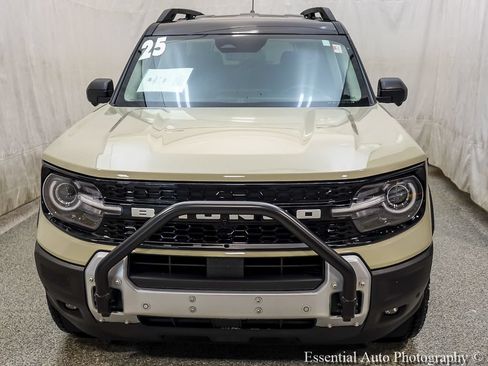 Used 2025 Ford Bronco Sport Outer Banks w/ Sasquatch Outer Banks Package AWD/4WD image 6