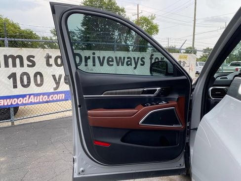 Used 2025 Kia Telluride SX AWD/4WD image 14