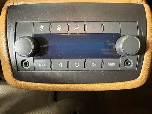 Used 2017 Buick Enclave Leather w/ Trailering Package image 37