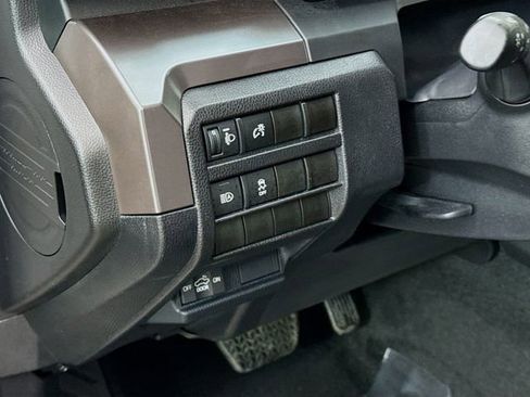 Used 2025 Toyota Tacoma SR5 image 10