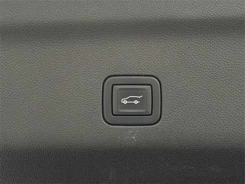 Used 2021 Chevrolet Suburban High Country image 36