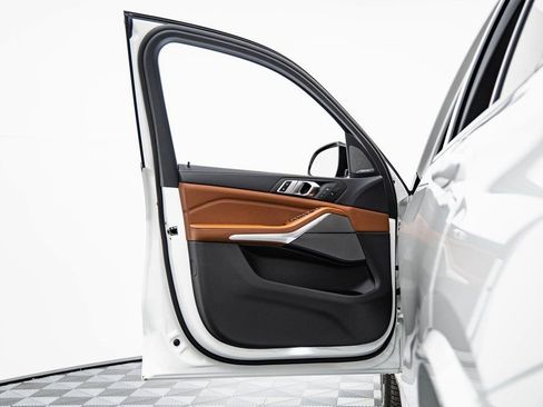 Used 2023 BMW X5 M50i w/ Executive Package image 11