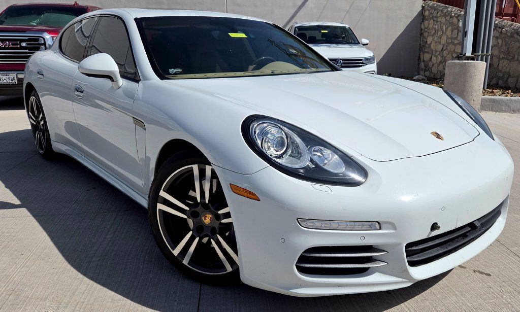 Used 2016 Porsche Panamera 4 AWD/4WD image 1