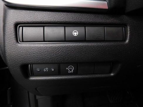 Used 2023 Nissan Rogue SV image 42