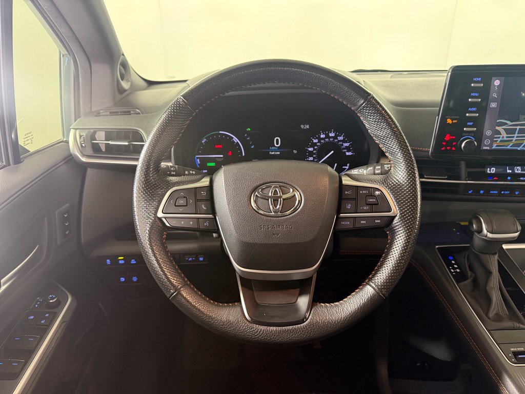 Used 2024 Toyota Sienna XSE FWD image 22