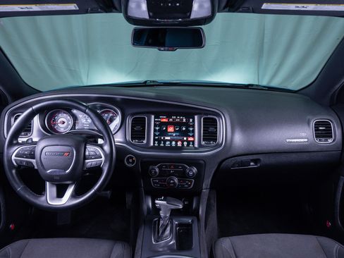 Used 2015 Dodge Charger SXT image 12