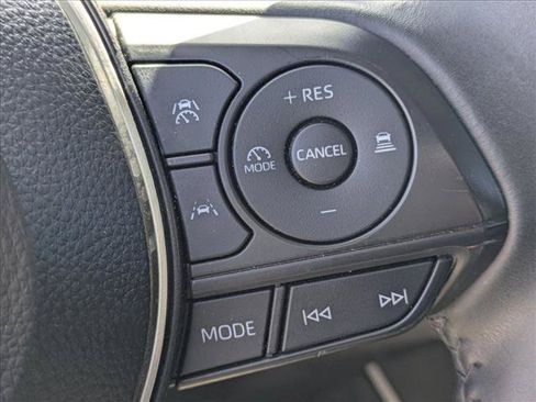 Used 2025 Toyota Corolla Cross LE FWD image 14