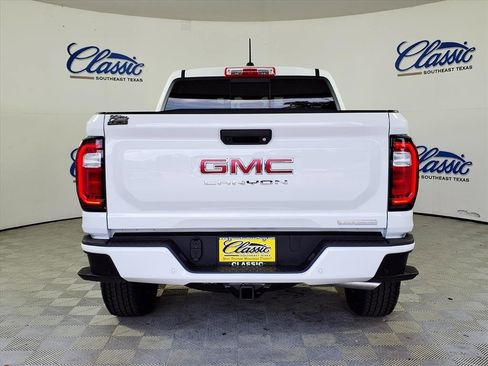 New 2026 GMC Canyon Elevation w/ Convenience Package image 22