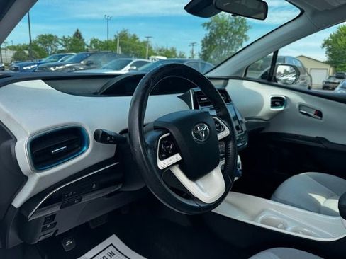 Used 2017 Toyota Prius Prime Plus FWD image 10