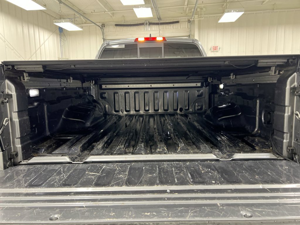 Used 2022 Nissan Frontier SV AWD/4WD image 23