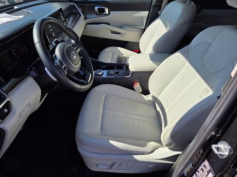 Used 2021 Kia Sorento S image 9