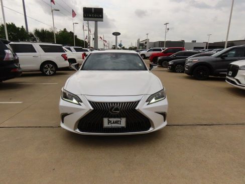 Used 2020 Lexus ES 350 w/ Premium Package image 4