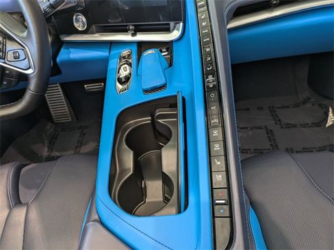 Used 2022 Chevrolet Corvette Stingray Premium Conv w/ Z51 Performance Package image 18