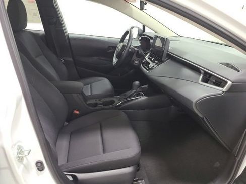 Used 2023 Toyota Corolla LE FWD image 9