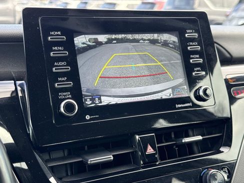 Used 2024 Toyota Camry SE image 10