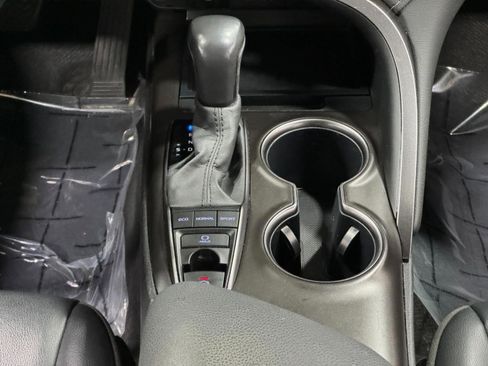 Used 2024 Toyota Camry SE image 15