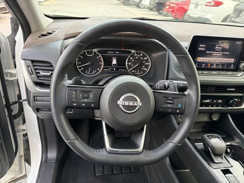 Used 2023 Nissan Rogue SV w/ SV Premium B Package image 18