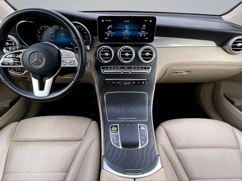 Used 2021 Mercedes-Benz GLC 300 w/ Premium Package image 16
