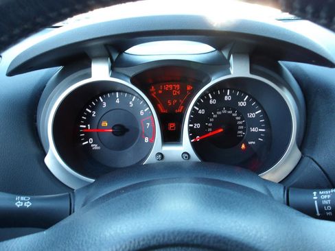 Used 2011 Nissan Juke SV FWD image 19