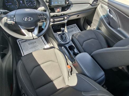 Used 2018 Hyundai Elantra GT FWD image 19