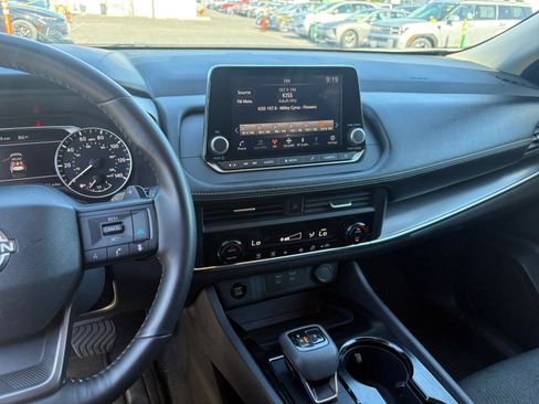Used 2025 Nissan Rogue SV AWD/4WD image 17