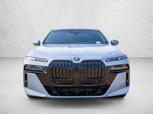 New 2026 BMW 760i xDrive image 2