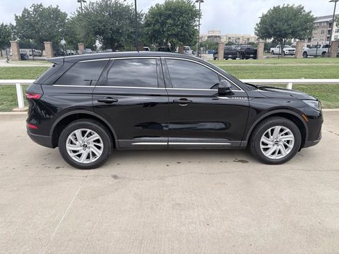 Used 2023 Lincoln Corsair FWD image 3