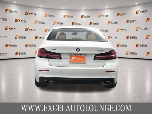 Used 2023 BMW 530i xDrive w/ Premium Package AWD/4WD image 4
