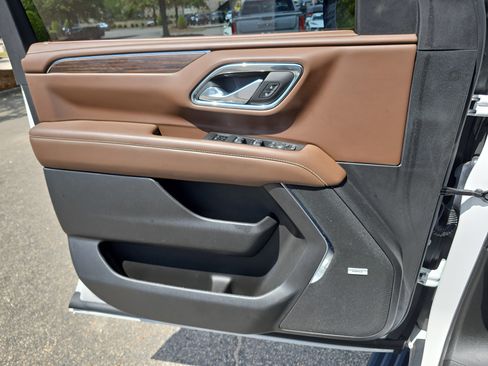 Used 2023 Chevrolet Tahoe High Country AWD/4WD image 27
