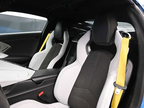 Used 2021 Chevrolet Corvette Stingray Preferred Cpe w/ Engine Appearance Package RWD image 5