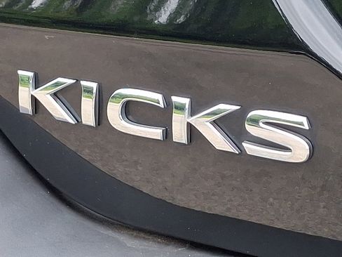 Used 2020 Nissan Kicks S FWD image 30