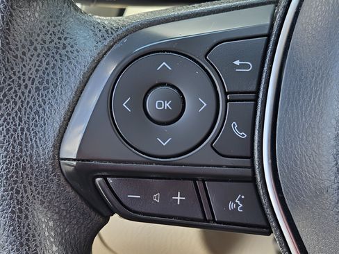 Used 2019 Toyota Camry LE FWD image 23