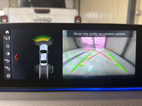 Used 2018 BMW 540i xDrive 540i xDrive image 24