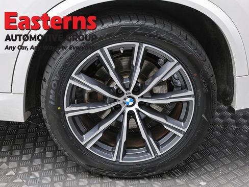 Used 2023 BMW X5 xDrive40i w/ M Sport Package AWD/4WD image 8