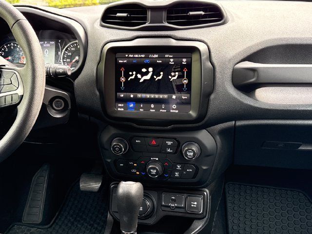 Used 2023 Jeep Renegade Latitude AWD/4WD image 9