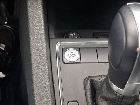 Used 2018 Volkswagen Jetta SE image 24