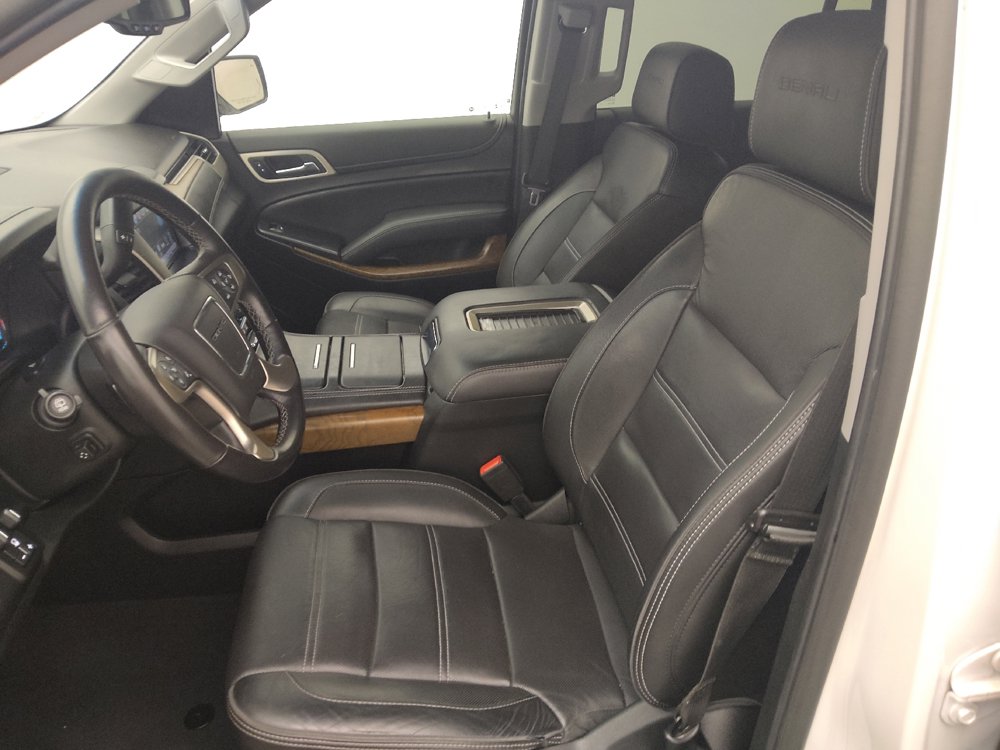 Used 2020 GMC Yukon Denali w/ Denali Ultimate Package RWD image 17