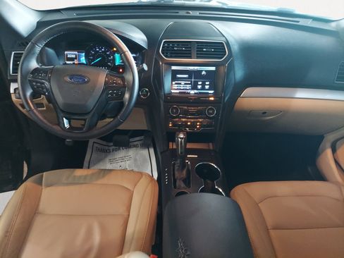 Used 2016 Ford Explorer XLT w/ Equipment Group 202A FWD image 3